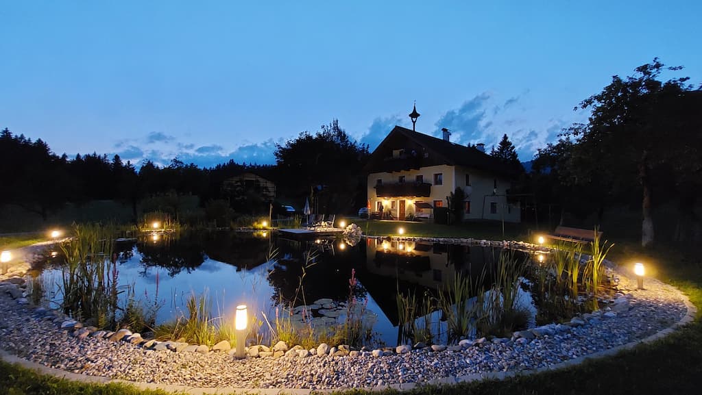 Spulhof Schwimmteich und Abendstimmung